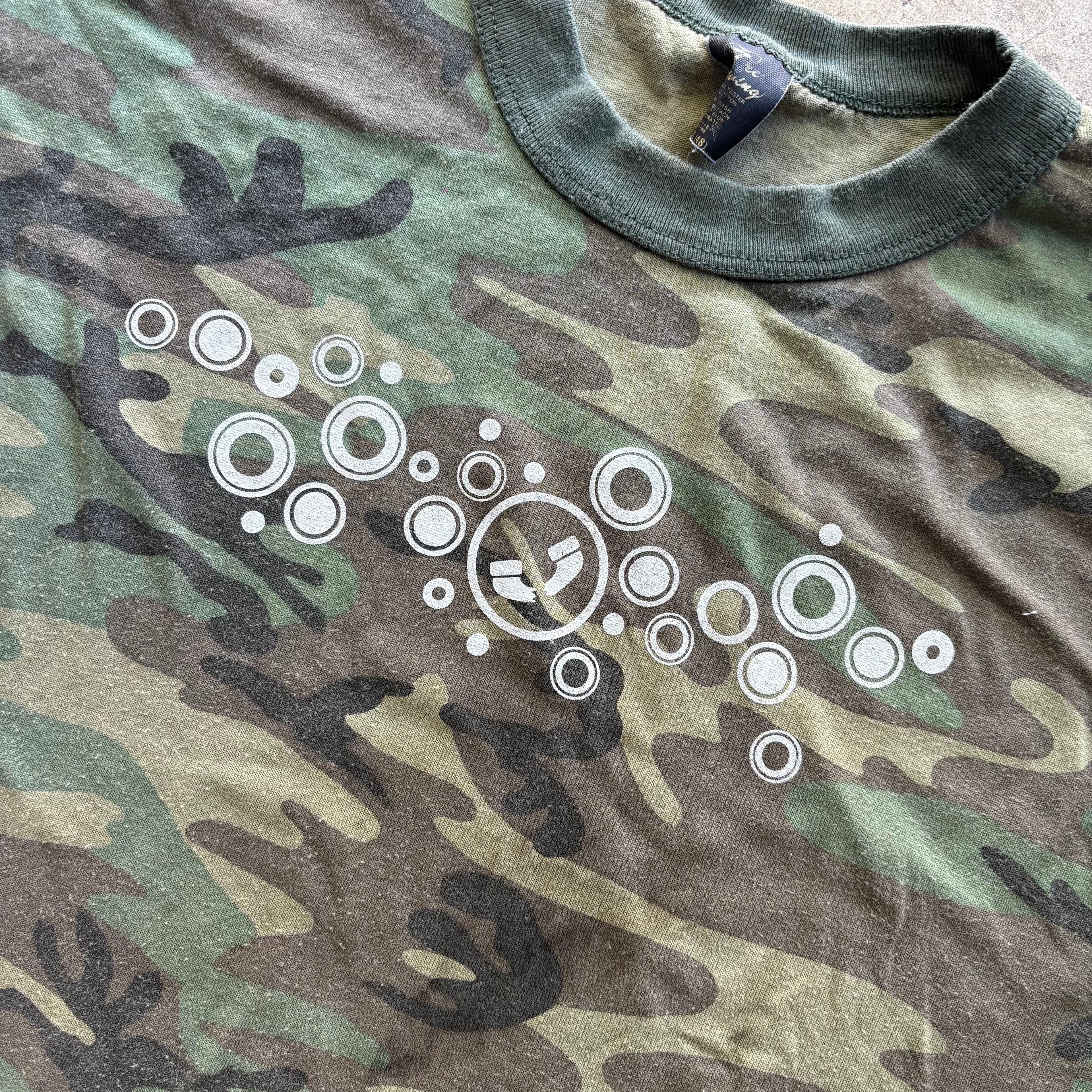 bubbles camo tee [XL]